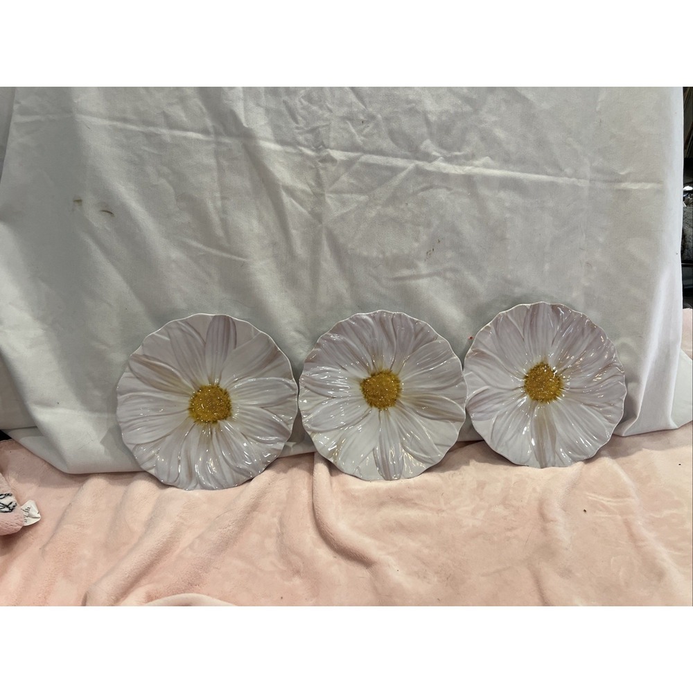 NEW Home‎ Melamine Sunflower Salad Plates 8.5" Set Of 3 Scallop Trim